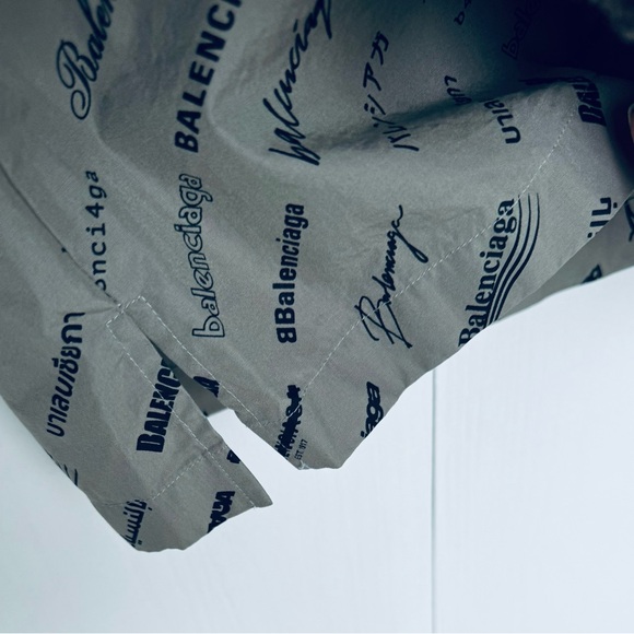BALENCIAGA Gorgeous Logo all over written midi Poplin shirt dress Dust black - Picture 15 of 17